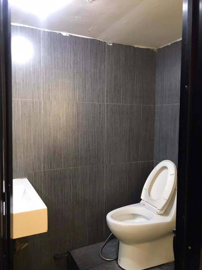 Rod Fai Fah Apartment Bangkok Buitenkant foto