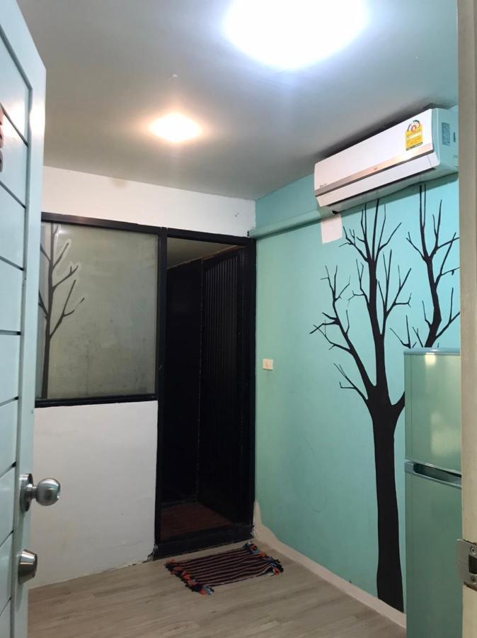 Rod Fai Fah Apartment Bangkok Buitenkant foto